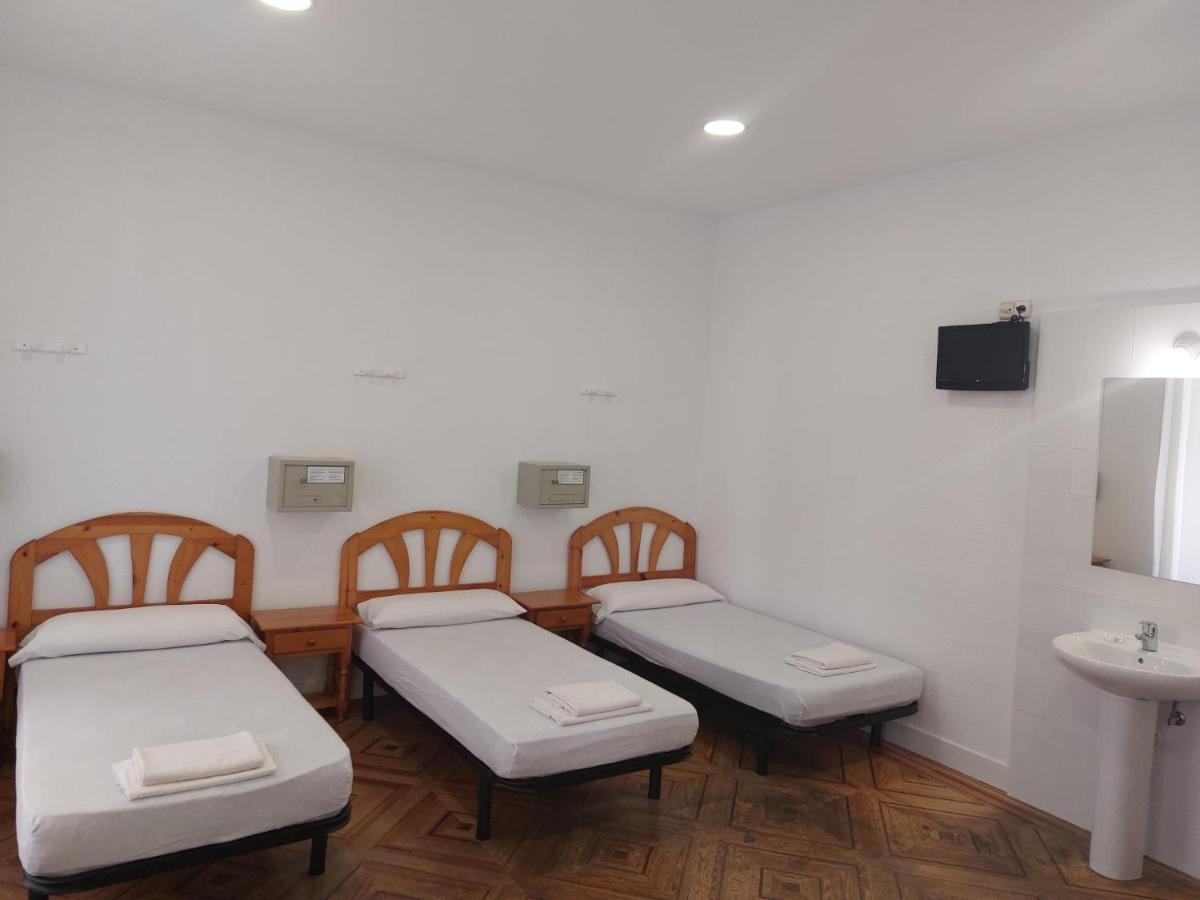 Hostal Miralva มาดริด ภายนอก รูปภาพ