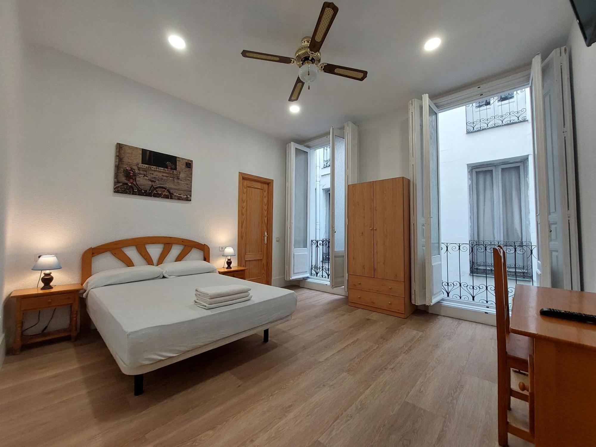 Hostal Miralva มาดริด ภายนอก รูปภาพ
