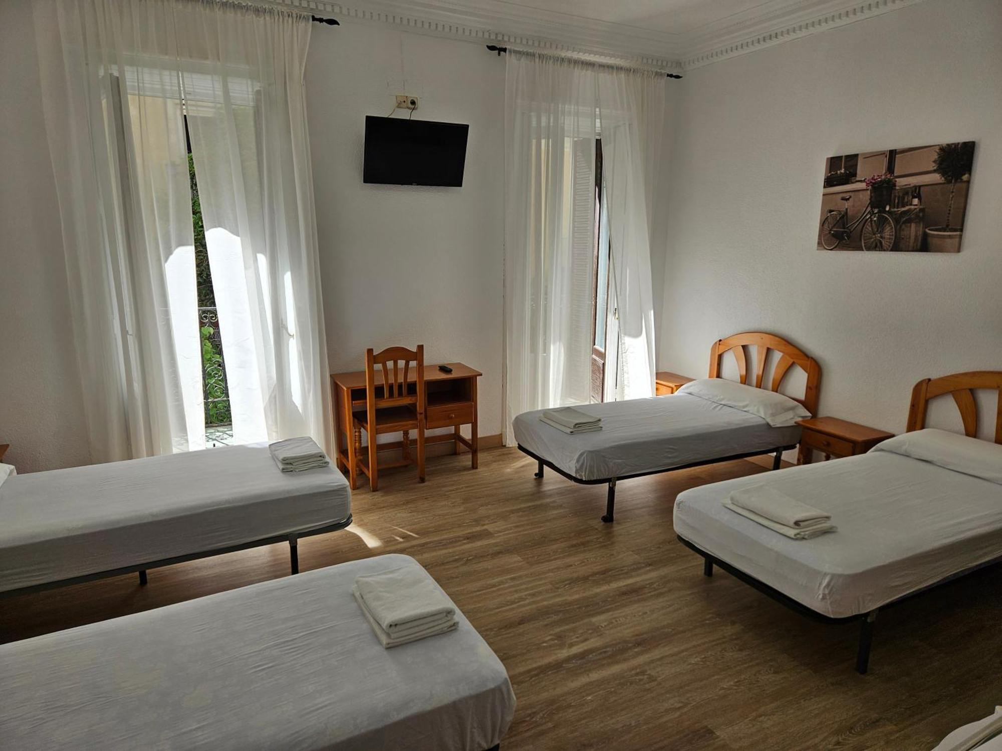 Hostal Miralva มาดริด ภายนอก รูปภาพ